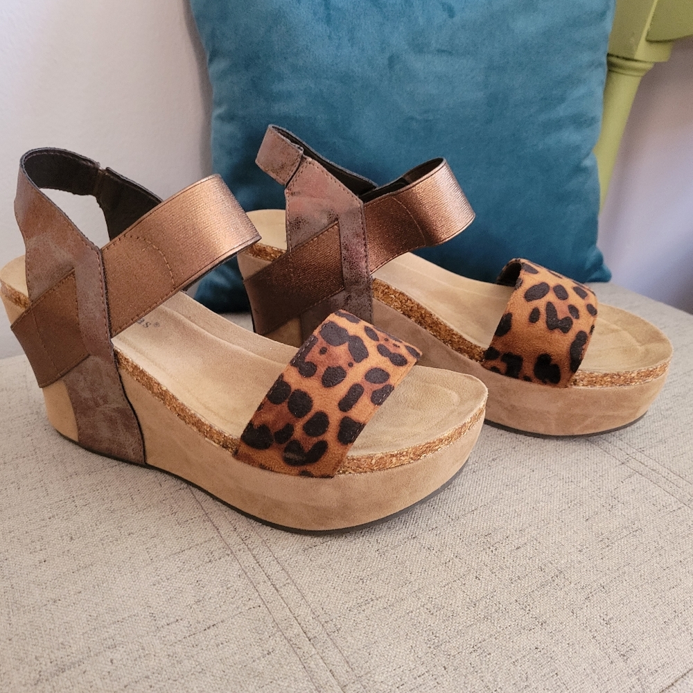 Pierre Dumas Brown Leopard Print Platform Wedge Sandals
